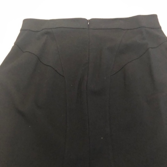 Ann Taylor Classic black skirt, size 6, stretchy - Picture 2 of 5